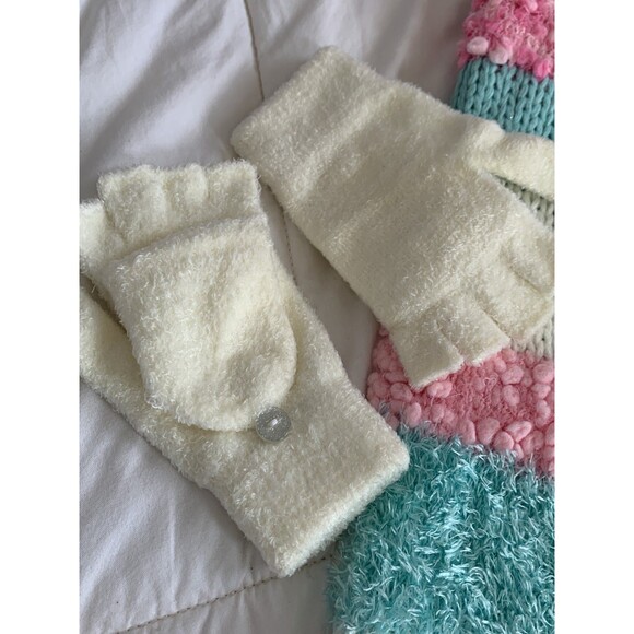 NWOT! Scarf/gloves set - Picture 3 of 3